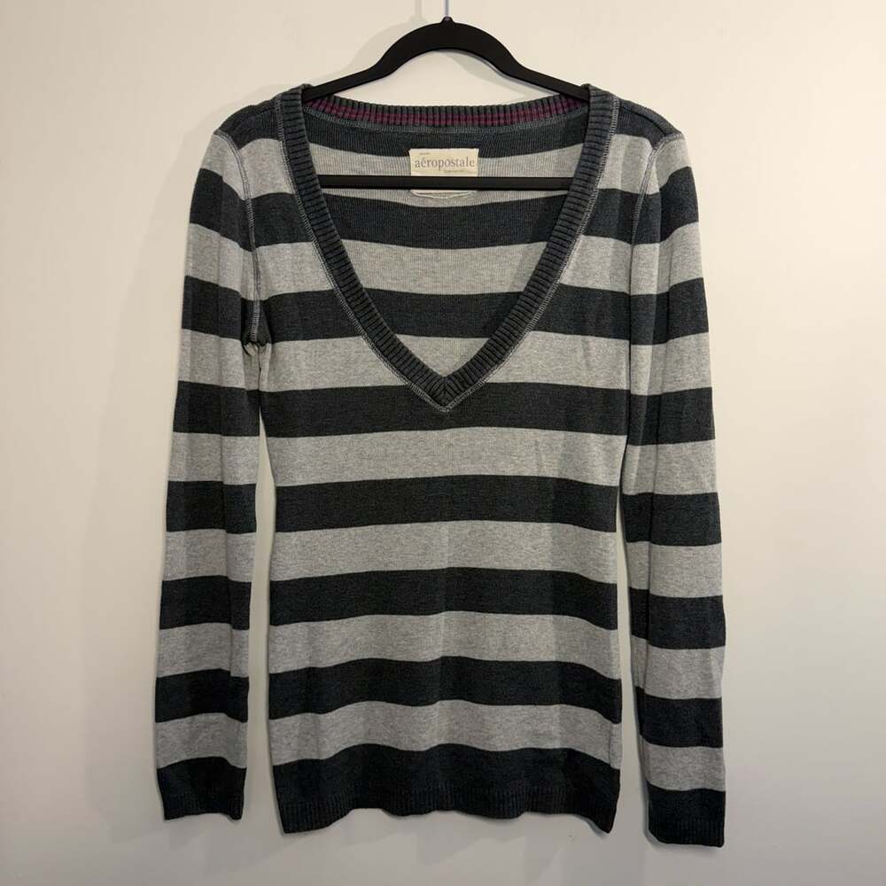 Vintage Y2K Aeropostale Gray Striped Deep V-Neck Sweater Size Large